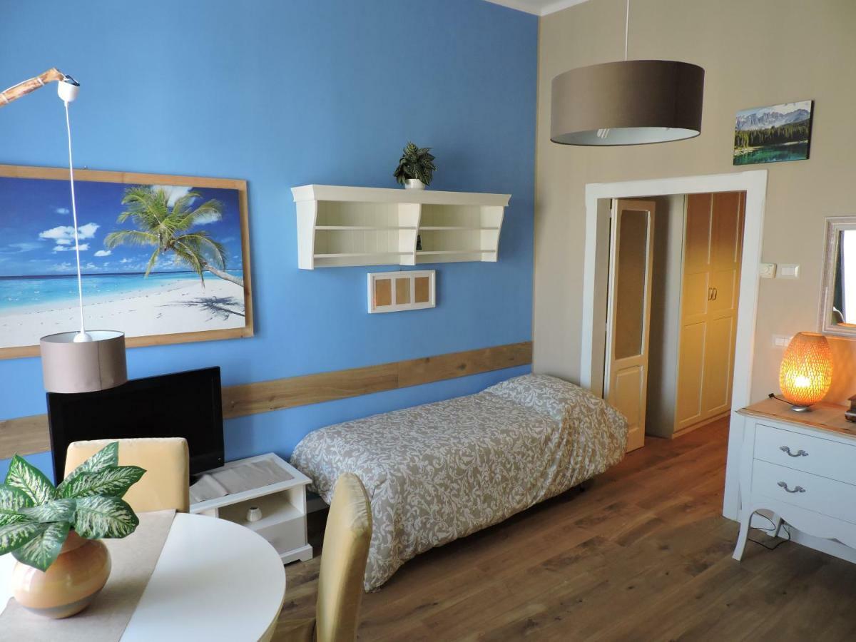 Dimora Elizabeth Hotel Модуньо Екстериор снимка
